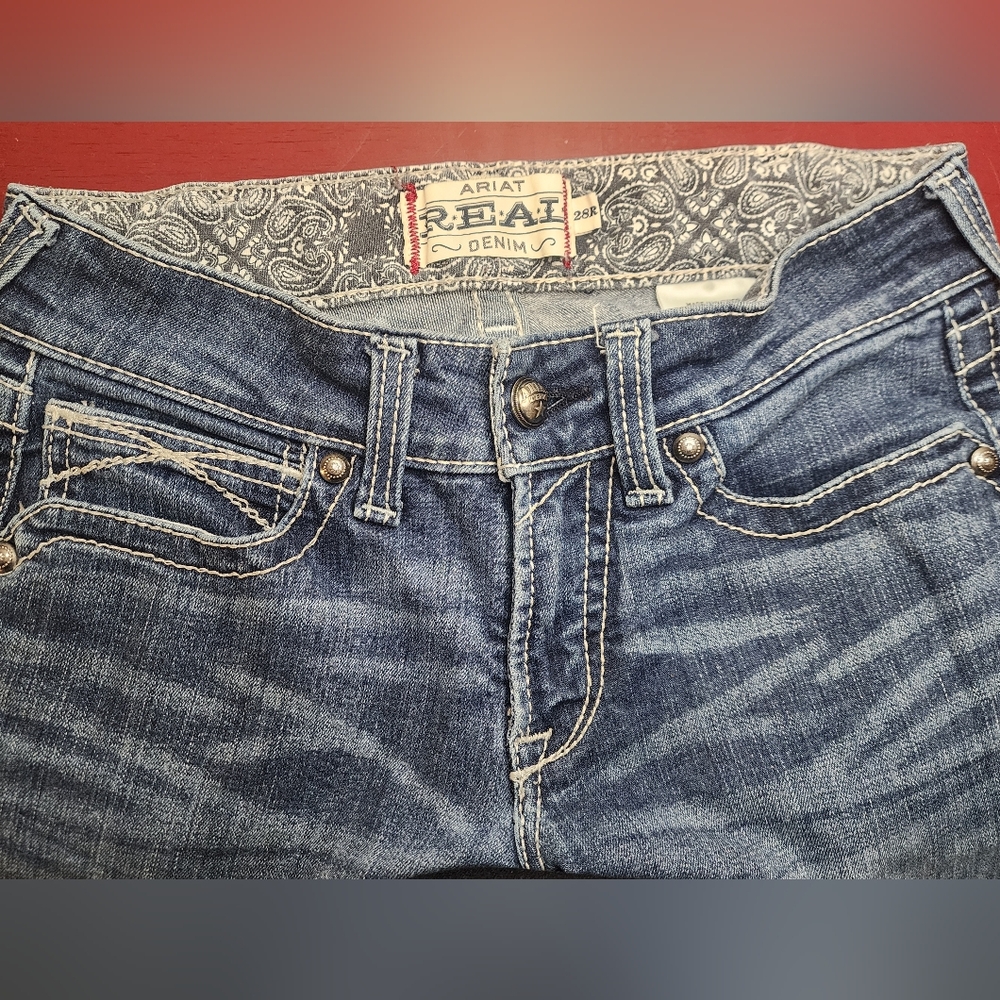Ariya Blue High Rise Jeans with Classic Denim Style